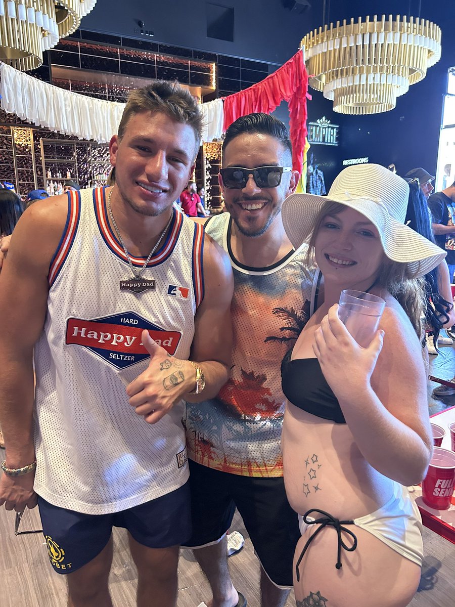 Neutron2316 tweet media