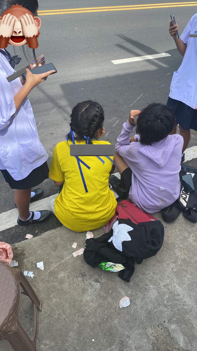 TN_TEAMx's tweet image. คู่กรณี
-ม.3
-ไม่มีใบขับขี่
-ไม่สวมหมวกกันน็อค
-ไม่ใช่รถตัวเอง
-ไม่พยายามติดต่อผู้ปกครอง
-ครูประจำชั้นไม่คุยด้วย