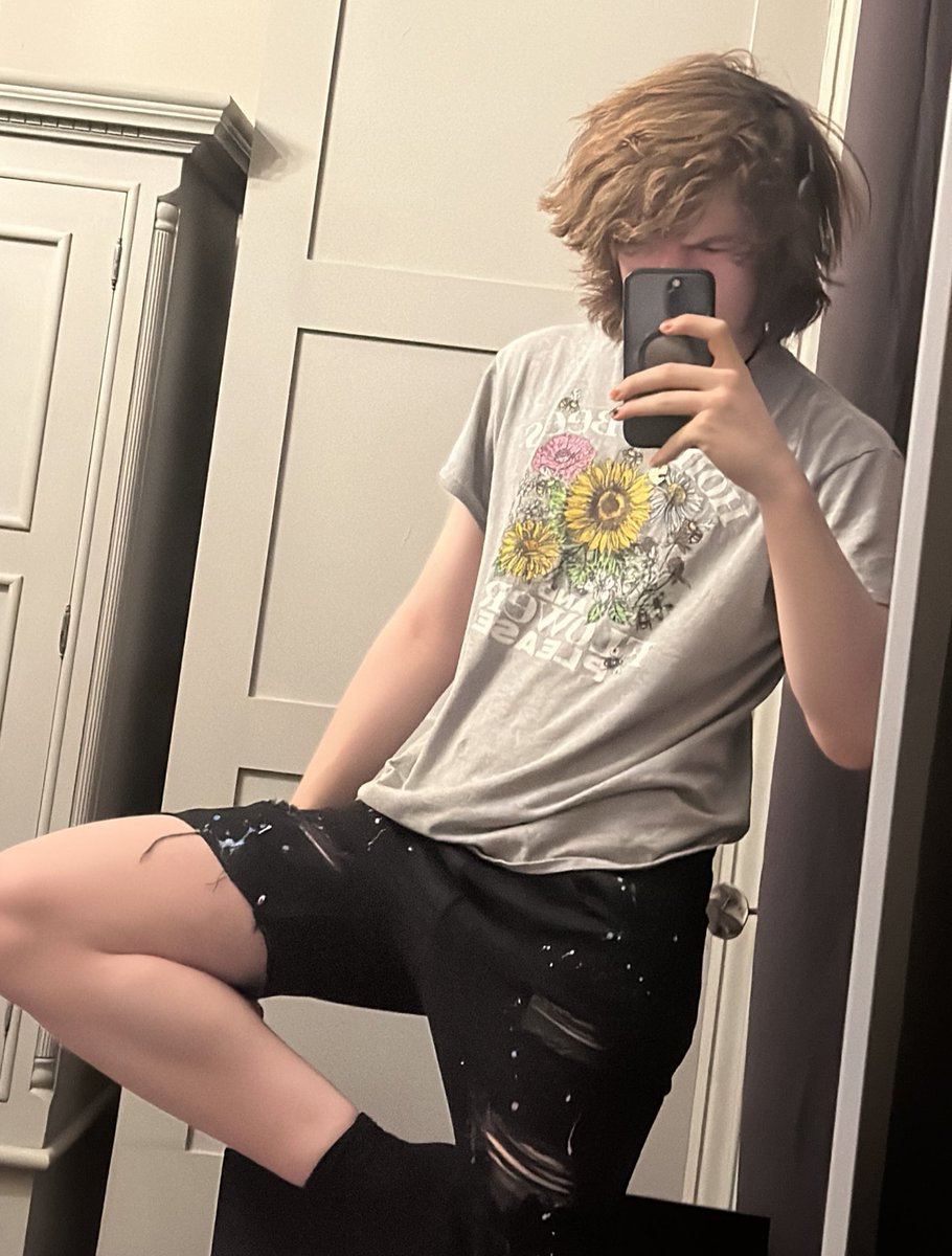 day • genloss 4 streamer awards on Twitter "RT peanus1ubber we’ve