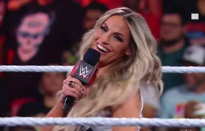 Trish Stratus shows off her body in 2023 #WWE “Miss Money in the Bank” selfie photo https://t.co/4jZRcMrWJB #NotNews #Features https://t.co/stvERpnVGn