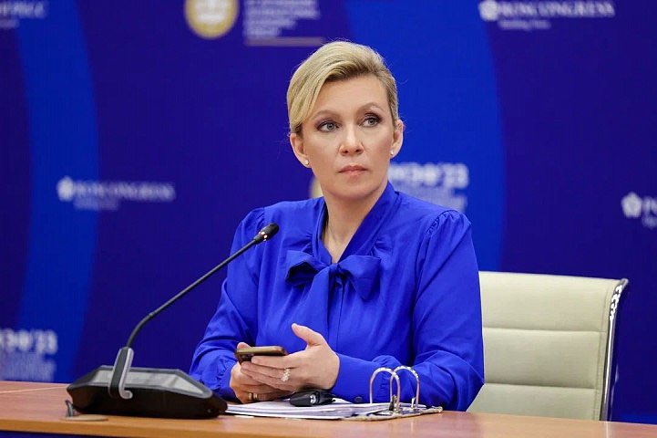 RusEmbJakarta's tweet image. #MariaZakharova
💬Pada tanggal 12 Juni, penduduk wilayah-wilayah baru Rusia untuk pertama kalinya merayakan Hari Rusia. Mereka akhirnya dapat mengekspresikan diri mereka dengan bebas, menggunakan fakta-fakta sejarah, berbicara dalam bahasa asli mereka.

👉 is.gd/WvyHTE