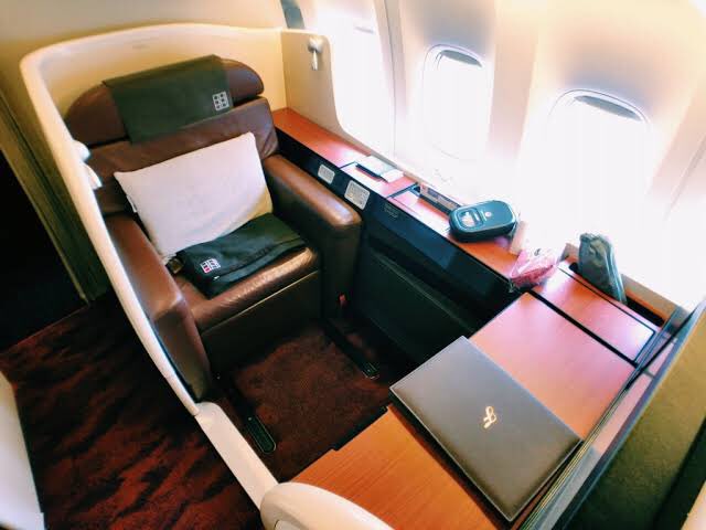 9千万勝ってもずっとエコノミーに乗ってる僕ですが、来年ついにファーストクラスでベガスに！
実質無料でファーストに乗る方法教えちゃいます！

①まずWSOPで一発当てる
②税額6-700万円以上に
③クレカでAmazonギフト券購入→Amazon Payで国税支払い
④7万JALマイル貯めて1年後の北米行きを予約