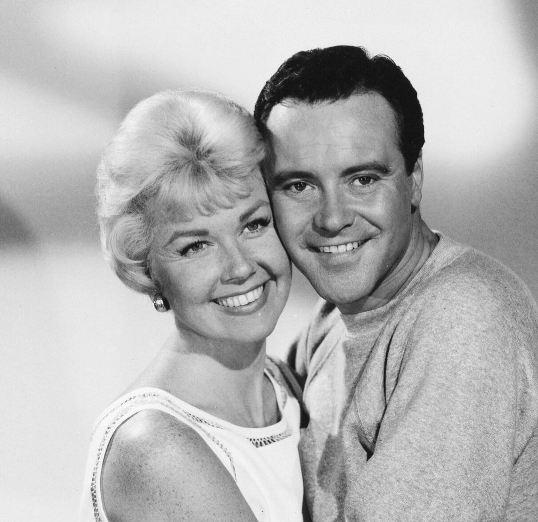 Günaydın🌻
-Sevgili Doris Day ve Jack Lemmon, 1959 yapımı 'It Happened to Jane' filminde
#DorisDay #JackLemmon