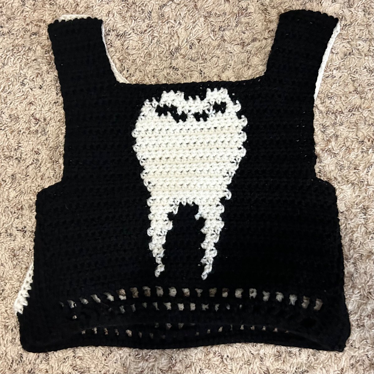 dykeidiot's tweet photo. you’ll never be able to guess who’s concert i’m going to (crochet pattern by moi) https://t.co/7VTmZmlimj