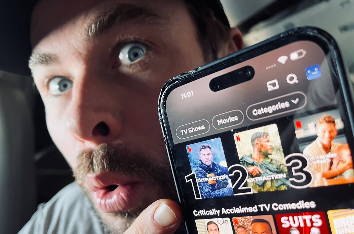 Chris Hemsworth tweet media