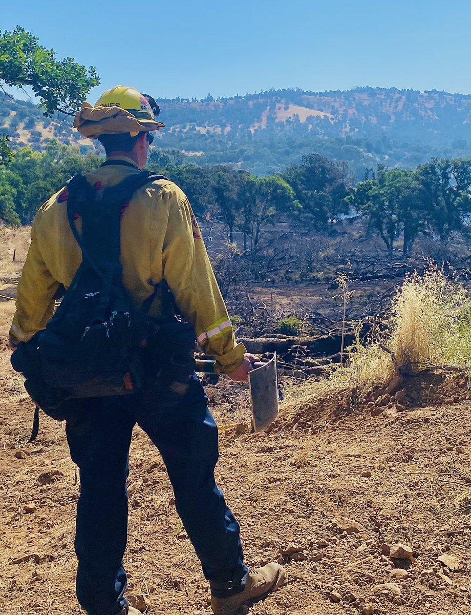 CALFIRENEU's tweet image. #ScottFire Sunday PM update:
Scott, Vegetation Fire, Yuba County, Fargo Way x Dusty Trail, 6 miles north of Browns Valley
State DPA, SRA, Nevada-Yuba-Placer Unit
•    115 acres grass and oak woodland, 93% contained 
•    Resources continue to strengthen control lines and mop-up