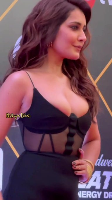 Fy9FyAZWcAIFBG5?format=jpg&name=small