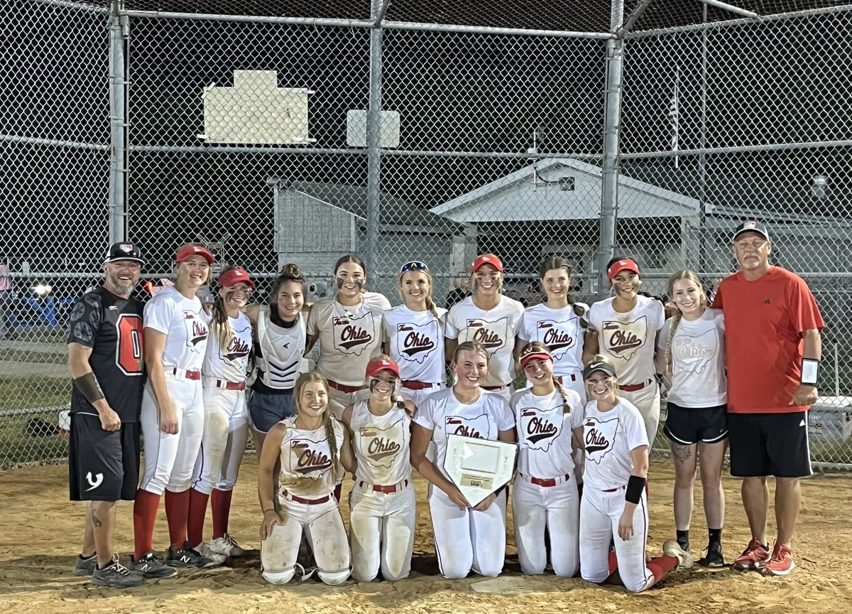 TeamOhioWhite's tweet photo. What an absolutely amazing weekend!! The ladies went 11-1 including 7 straight today to win the Championship @ShowcaseSheer So proud of all of them!! 🏆 https://t.co/4pf2iLxr98