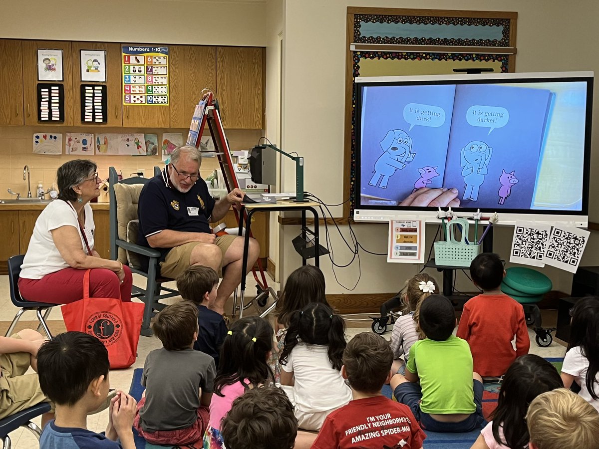 CStuetzFM's tweet photo. Last mystery readers of the year! - C’s lovely grandparents! @FoxMeadowSchool #scarsdalepride https://t.co/mCmhDKUcrD
