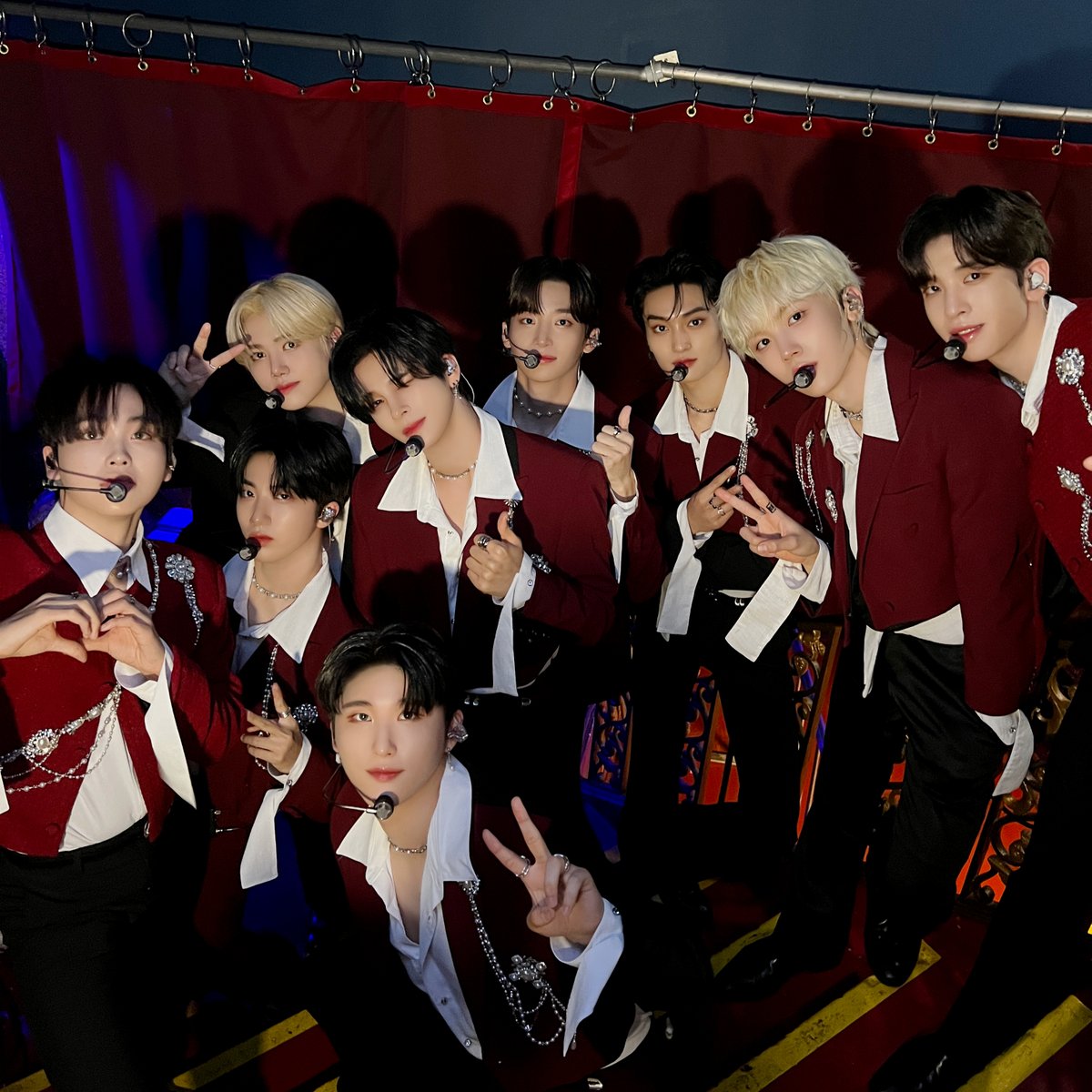 CRAVITYstarship's tweet photo. [📸] 230618
2023 CRAVITY THE 1ST WORLD TOUR 'MASTERPIECE' in Chicago
⠀
#CRAVITY #크래비티
#CRAVITY_1ST_WORLD_TOUR
#MASTERPIECE
#USA #Chicago https://t.co/CGT6UgCuEo