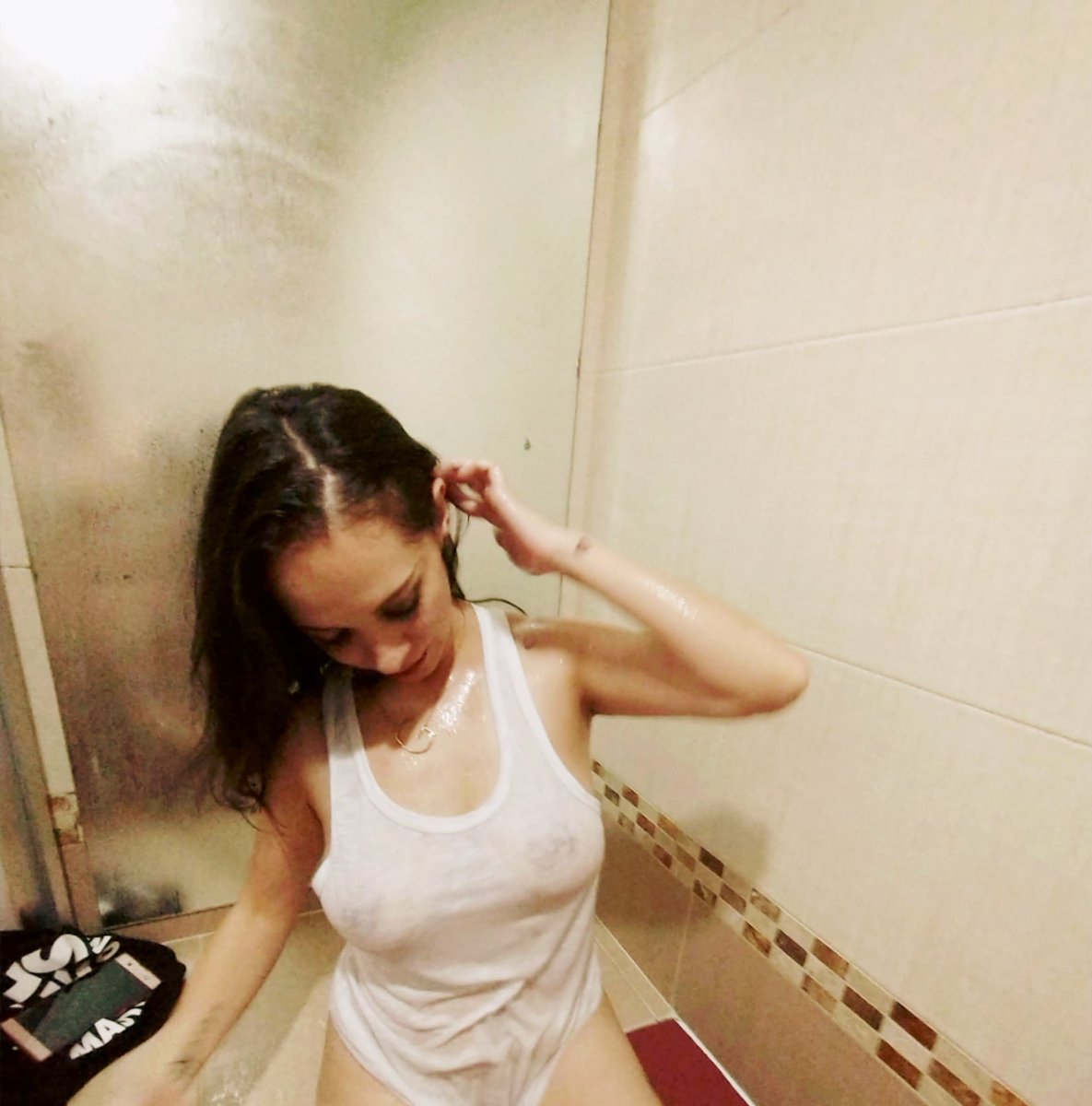 G1910703G's tweet photo. "tómale fotos cuando esté distraída"
#CherryBomb #ModeloPetitte #sundayvibes #love https://t.co/ybJkOMxaQZ