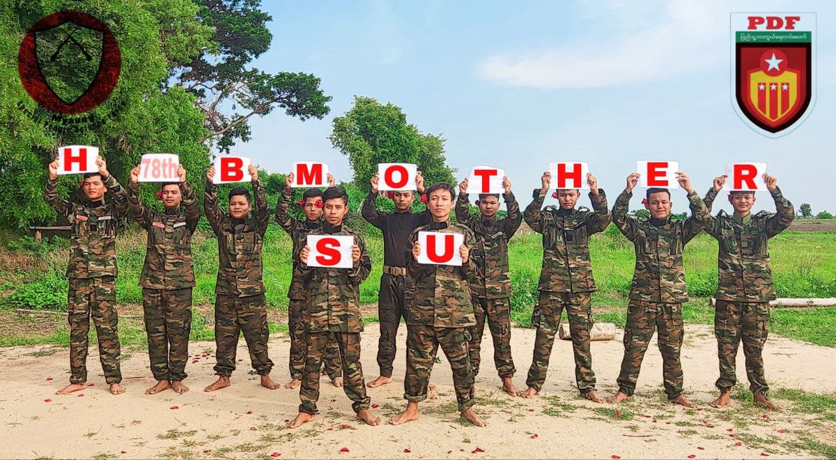 Khithitofficial's tweet photo. စစ်ကိုင်းခရိုင် တပ်ရင်း အမှတ် ၄ မှ ရဲဘော်များ ဒေါ်အောင်ဆန်းစုကြည် မွေးနေ့အထိမ်းအမှတ် ပန်းသပိတ်ပြုလုပ်
Read more->https://t.co/S7KAuV1Nhz https://t.co/6zAS3t16eJ