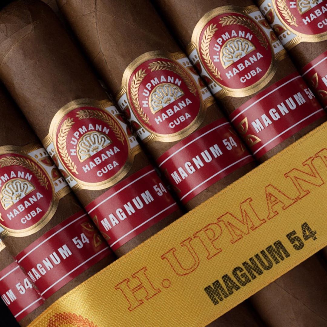 TheHavanaCigars.com
The world of Cuban tobacco

H. UPMANN Magnum 54

#cigars #habanos #cohiba #cigarlife #cigaraficionado #bolivar #cigarsociety #havana #montecristo #partagas #trinidad #cigarlover #cigarsmoker #cuban  #thehavanacigars