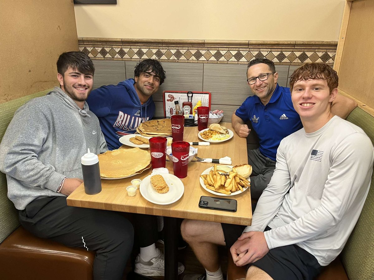 Graduated with some studs!! ✌️<a href="/SchroederSports/">Schroeder Athletics</a> <a href="/GomezWCSD/">Cory Gomez</a> <a href="/SoccerSchroeder/">Schroeder Warriors Boys Soccer</a> <a href="/zainman0706/">Zain Khan</a> <a href="/jasontheleo/">Jason Leonardo</a>