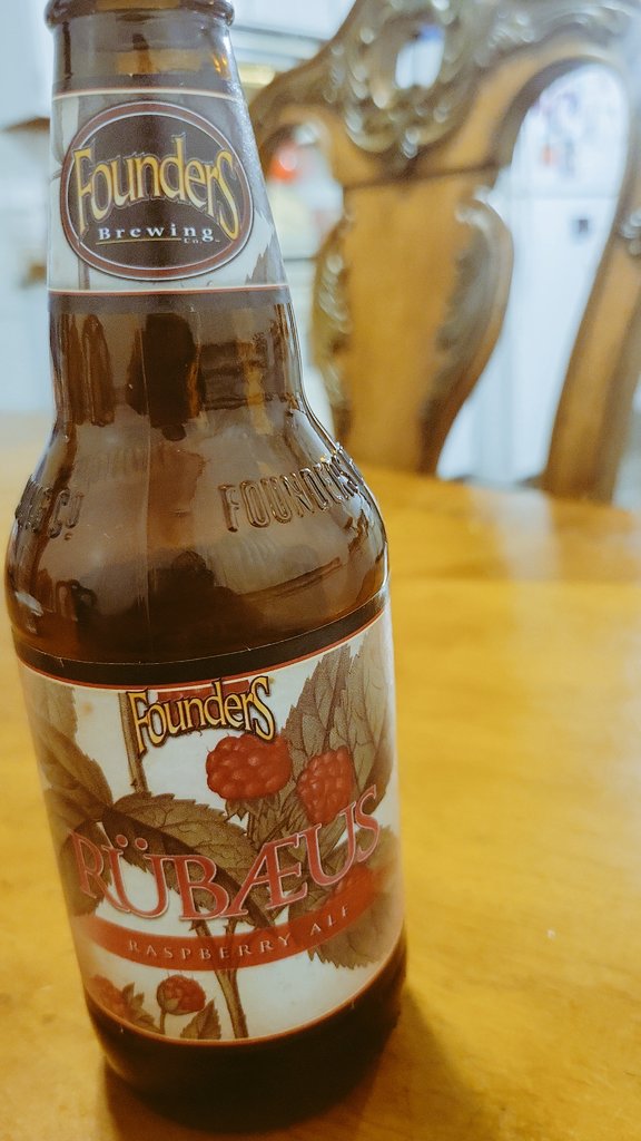 AaronTLatimer's tweet photo. Why are you soooooo good right now???? @foundersbrewing #Founders #Rubaeus #RaspberryAle #FoundersBrewing https://t.co/ygnjKfisKI
