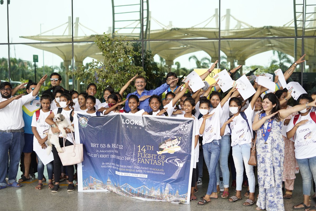 roundtable53's tweet photo. BRT53 &amp; BLC12 embarked on the 14th Flights of Fantasy (FOF) an incredible experience for 25 wonderful girls for their FIRST EVER flight experience. @arunbothra ji thank you for flagging off and supporting the kids
#FlightsOfFantasy #flightofdreams #dream #girlempowerment https://t.co/tdNeLnK3E9