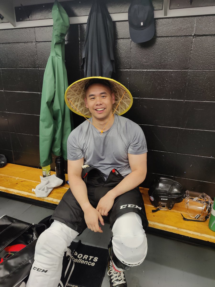 StickyIceHC's tweet image. Finally got our POTG rice hat 😂 when the timekeeper writes the wrong number down so you score 4 goals just to get that hat trick 🤫