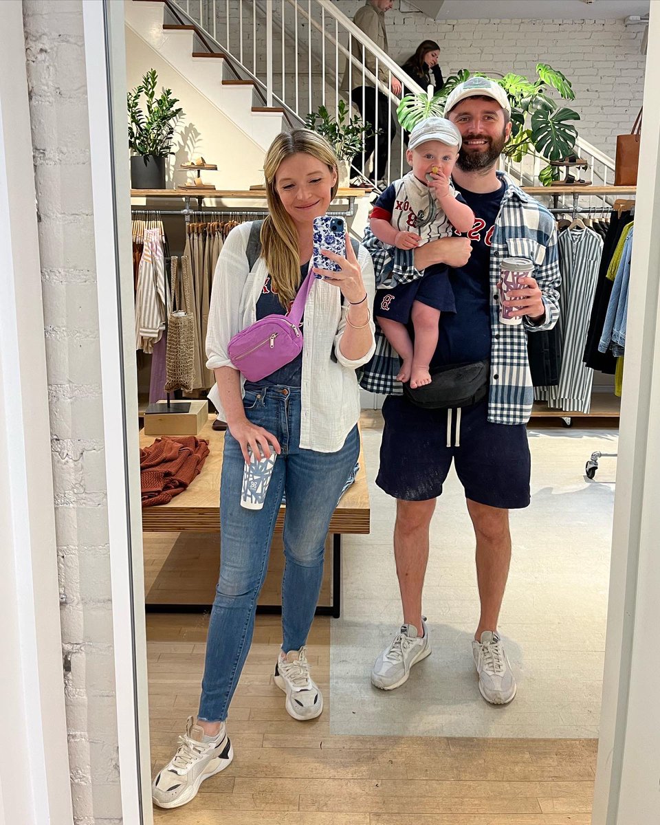 katprz's tweet image. first father’s day for @ivandashkov, first baseball game + trip to @fenwaypark for the little wolf. ❤️⚾️🐺 we are the luckiest! 

perfect day, no notes. #bigpapi