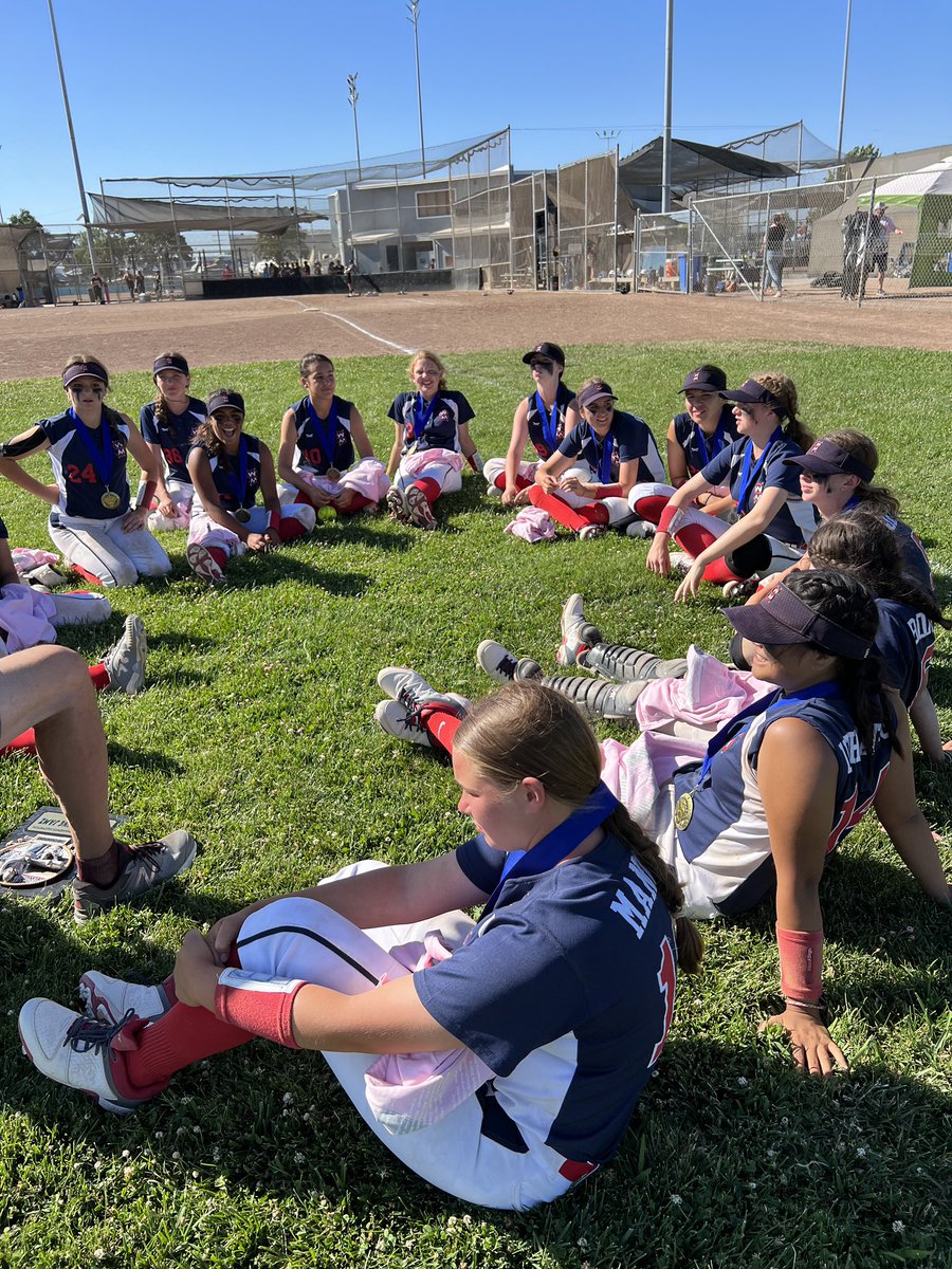 Fanucr2's tweet image. Congratulations Stack 14U!  They attended the AST Bownet Summer Jam tournament this weekend.  They battled and became the Silver Champions.  A shout out to Coach Cummesky and Coach KT, parents and MOST OF ALL the amazing athletes that make up this team.  #thestack #stackfam♥️