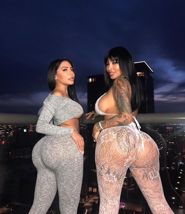 #badbitches #thicc #fatjuicy #lovelylegs #bigass #ass #bootyful #lelastar #brittanya #sosexy #events #pornodream #sex #latina #exposedlatinas #sexymamacitas https://t.co/D06Dp8mtCA