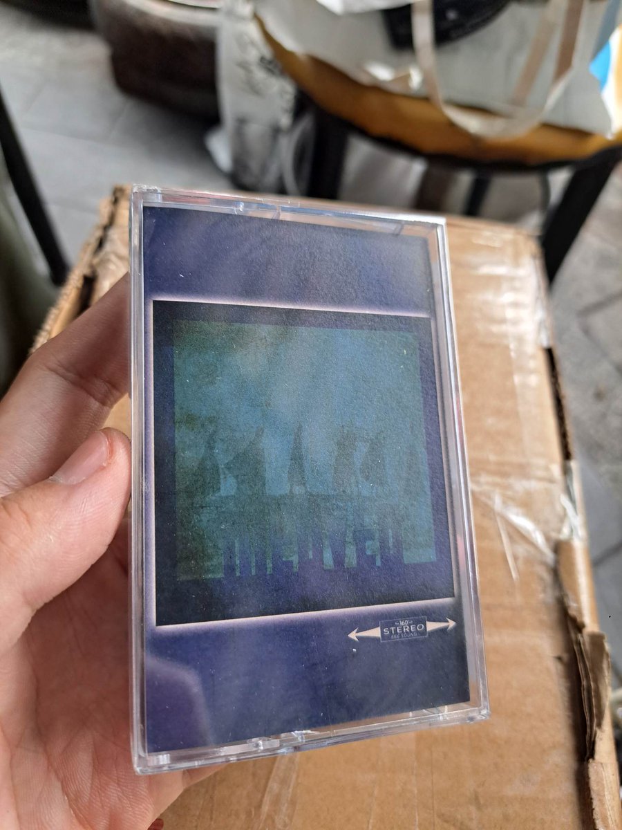 いよいよ今週土曜日、西横浜El PuenteにてGrind Freaksです。チケットは当日券のみなので、お気軽にご来場下さい。
この日は全日本アメリカ南部料理振興協会の出店が決まりましたので、お酒とライヴの御供に美味しい料理を是非ともお楽しみください。
MEDVEDのカセットテープは多分間に合うと思います