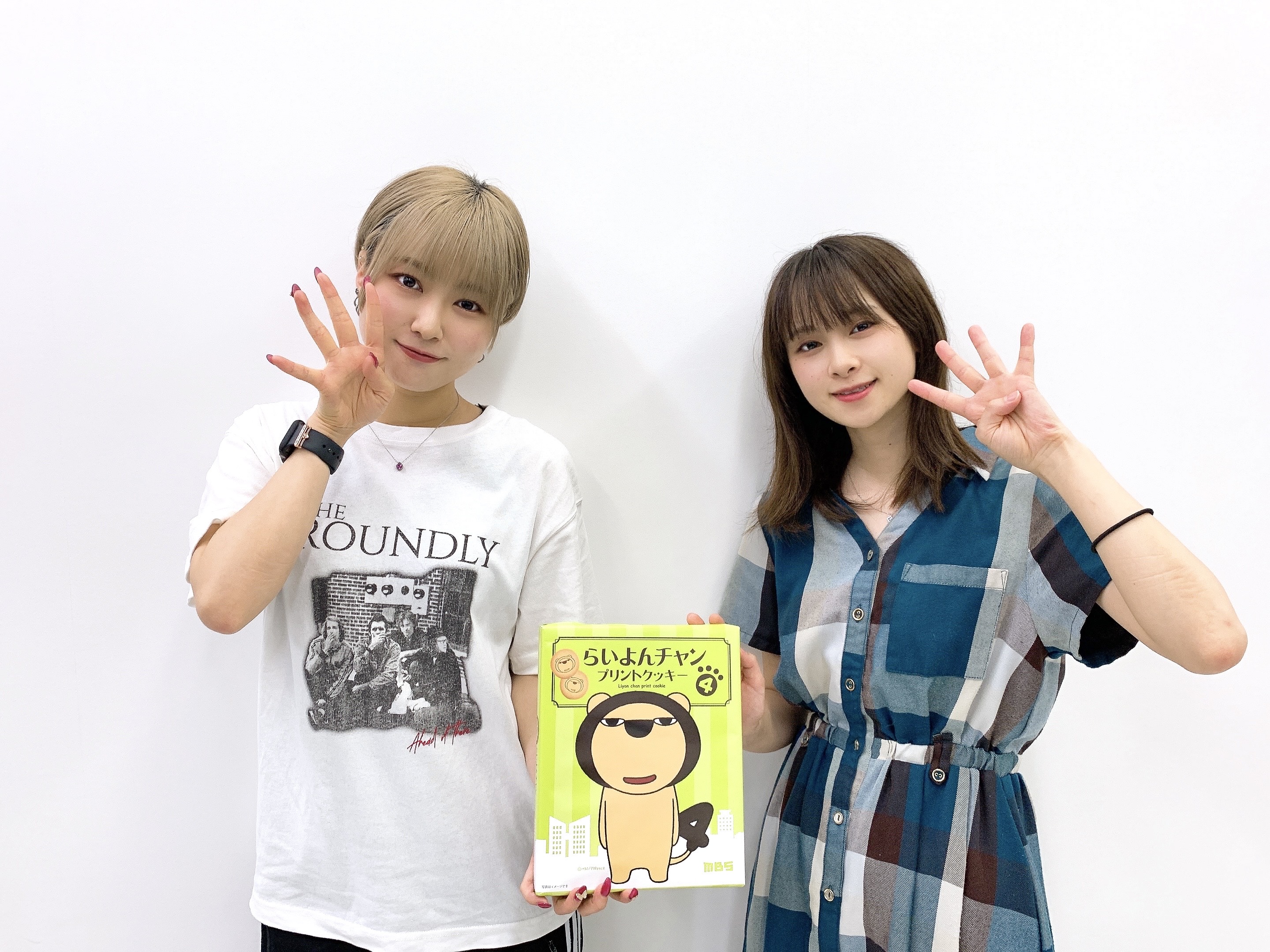 前田佳織里　富田美憂　アドリ部　直筆サイン 前田佳織里 富田美憂 アドリ部 直筆サイン