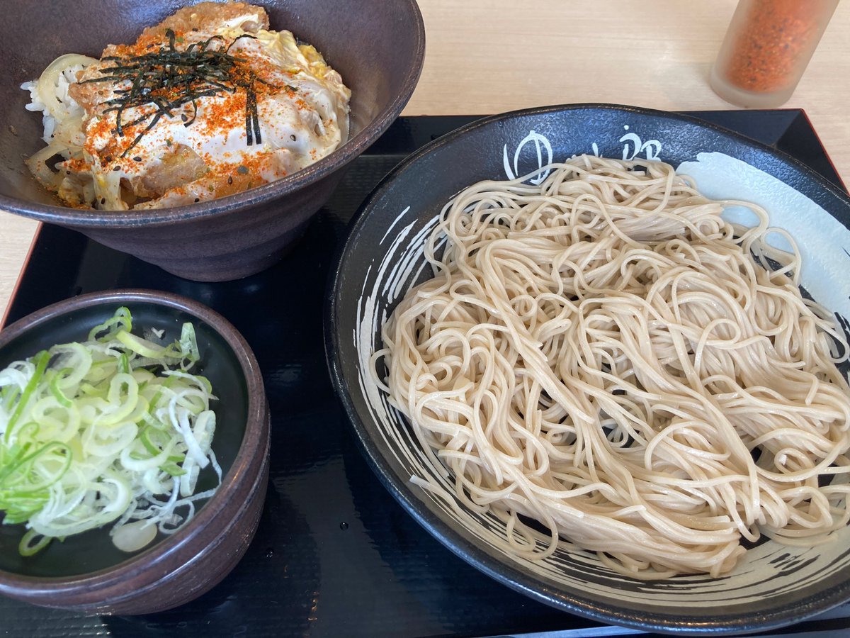 tamasakasakasu's tweet photo. 時間なかったからパッとね❗️
パッと❗️
午後もね❕ちょうど良い感じでね❕がんばろっ‼️
⬇️新しいタグこの前の配信で決めてもらった❣️
 #たま飯 https://t.co/hAAhWdf5NY