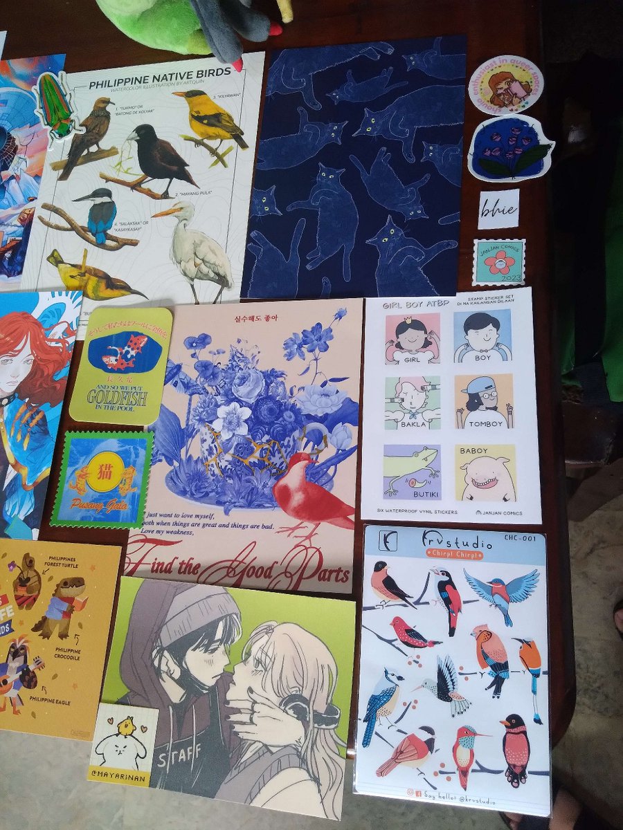 7GROVEYS's tweet photo. A lot of stickers were freebies so sorry if I couldn't find who made them 😢
black cats, girlboy atbp @janjancomics
chirp chirp! @/krvstudio (ig/fb)
wasn't a guy at all... @mayarinan
bleeding heart @unardent
cool stickers @theirfieldnotes
beetle/native birds @_artquin https://t.co/XOU1VOsDZ8