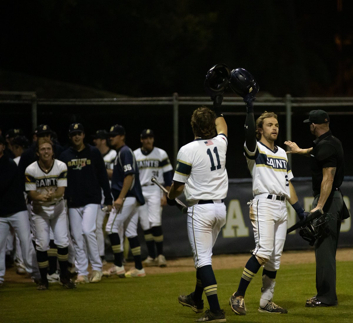 B9 | After a WILD ninth inning, Jack Little (<a href="/_JackLittle/">Jack Little</a> <a href="/BaylorBaseball/">Baylor Baseball</a> )  delivers a game-tying home run to keep this game going💪. WE'VE GOT EXTRA INNINGS IN PASADENA🔥! 

Saints - 3⃣
Riptide - 3⃣

#SaintsofSummer #CCL30Years #CCLBaseball <a href="/CCL_Baseball/">California Collegiate League</a>