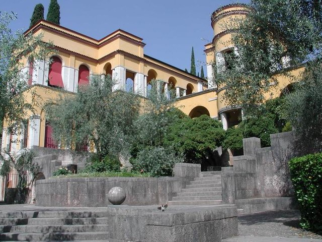 2. Vittoriale degli Italiani

Situated on beautiful Garda Lake, contains semicircle mausoleum holding Gabriele D'Annunzio and his closest frens. Also communicates POWER & VICTORY of early Italian futurism.