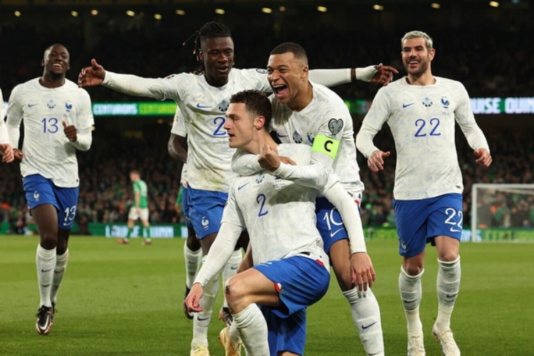 ONBET2's tweet photo. Dự đoán và soi kèo chi tiết trận Pháp vs Hy Lạp lúc 1h45 ngày 20/6 - Vòng loại EURO 2024
https://t.co/d4OQkiZTwS
ĐĂNG KÝ NHẬN 130K MIỄN PHÍ
 #xổsố   #trựctiếp  #tròchơi  #báncá  #thểthao  #gamebài    #BóngDá #WorldCup #ManchesterUnited   #Mu88 https://t.co/iPK2Wdvk45