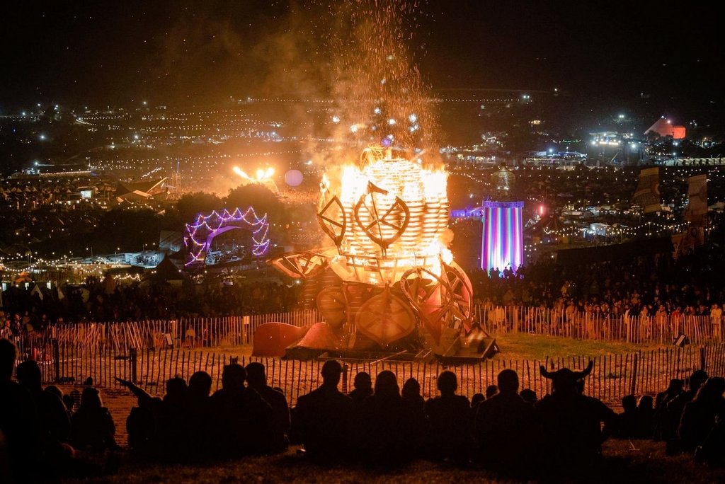 glastomole's tweet photo. 2 days..
#Glastonbury 😎 https://t.co/s2ri8QY3cd