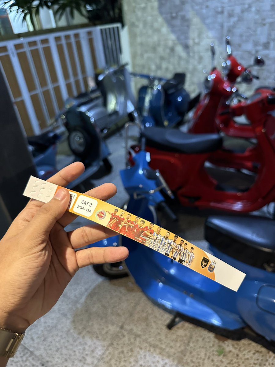 ramismmm's tweet photo. #wts tiket indonesia vs argentina cat 3 cuma 1 tiket wa 081225040147
#cat3 #cat1 #IndonesiavsArgentina https://t.co/f97u3ZAHCR