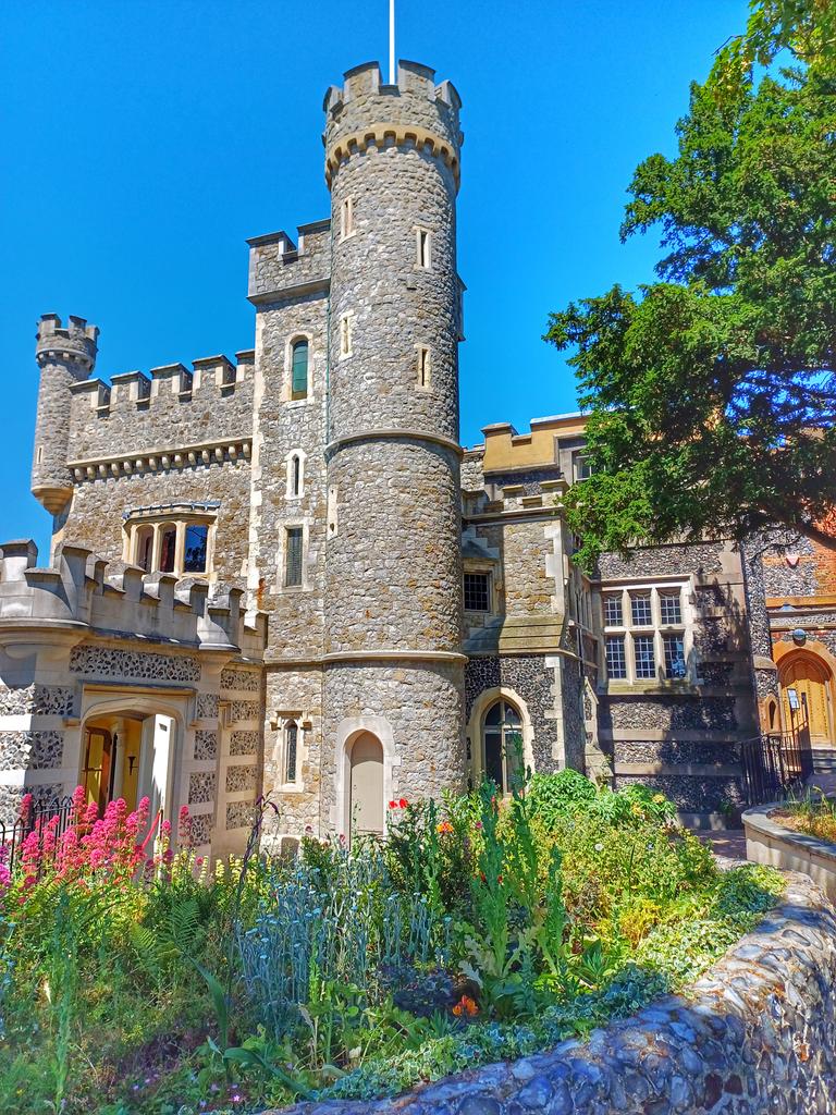 Good morning 
#Whitstable Castle  #Kent 🇬🇧
