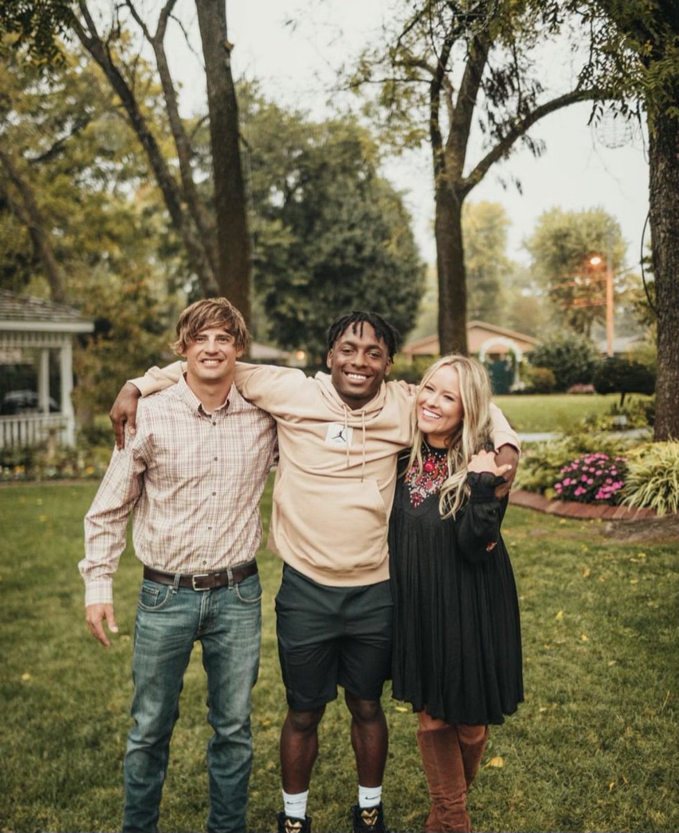 Collier_Surly's tweet photo. 3 years ago today, officially became a “Surly”. Blessed beyond words 🙇🏾♂️
#bottomofthebottom https://t.co/KmQjNXwfBI