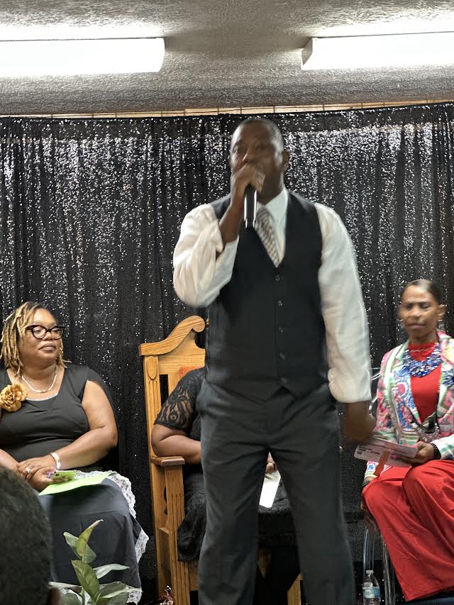 jerichoroad2951's tweet photo. JRAM' S Father's Day Program Pastor Lewis Sims Pt2 #shorts https://t.co/PhVVarQ80U via @YouTube 

#JRAM #JerichoRoadCommunityCenter #church #God #Jesus #HappyFathersDay #FathersDay #worship #praise #men #family #love #videoviral #women #kids #singing #Georgia #Macon #HopeOfGlory https://t.co/ZEBnHN7KaV