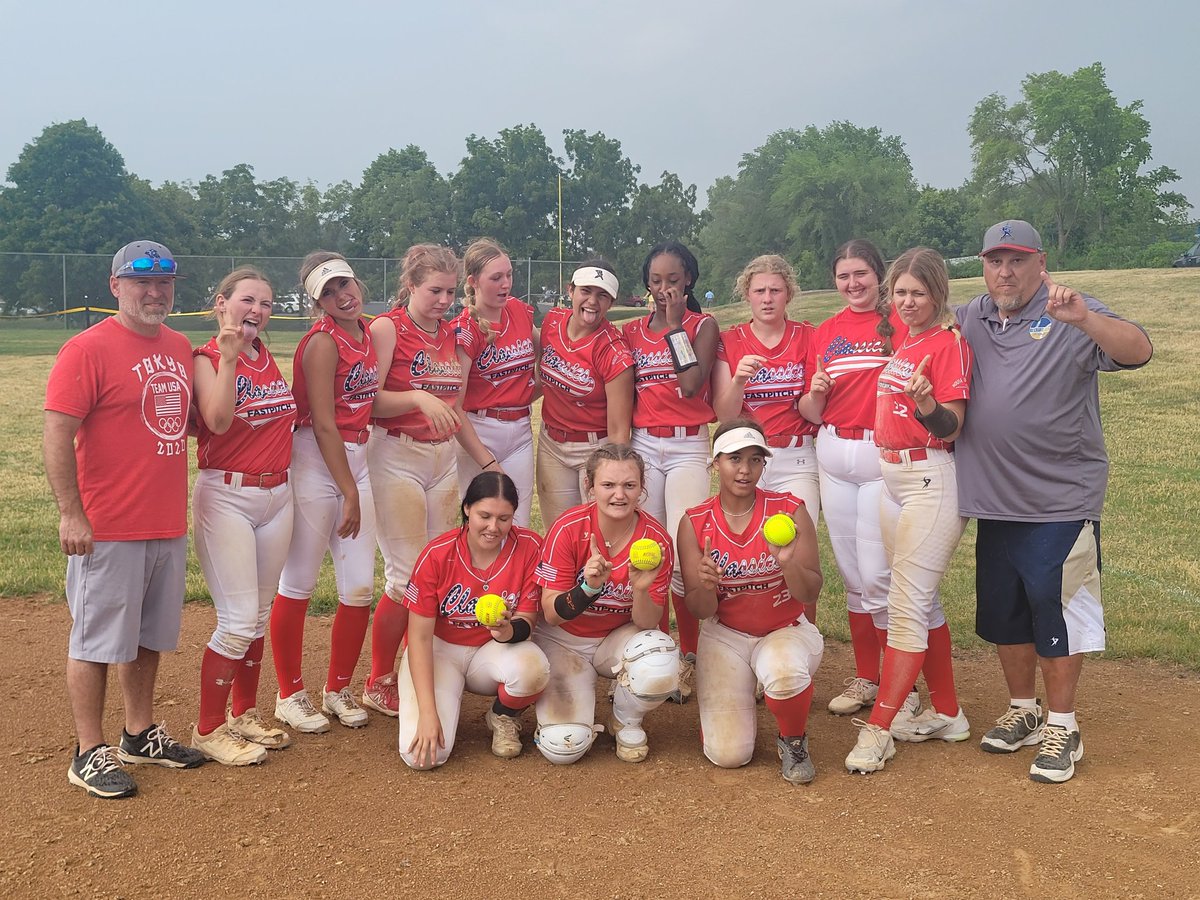 Ks Classics-Snavely 18u took 1st in S @C showcase in Rosemont MN. 3 bombs this weekend!
#Ksclassics 
#Recruitlook 
#Deckersports