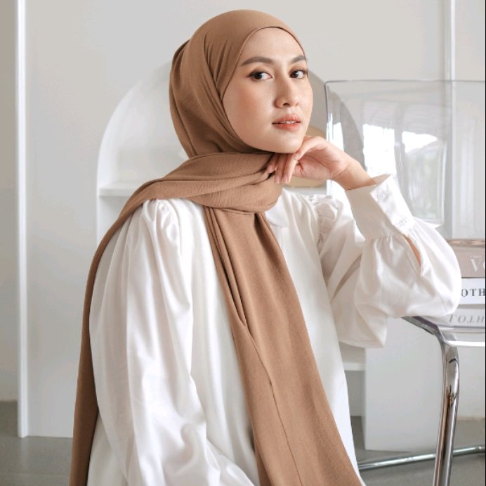 2. Lozy Hijab - Aleza Shawl ( Pashmina Crinckle Airflow )
🛒shope.ee/7ziDXGPZjz