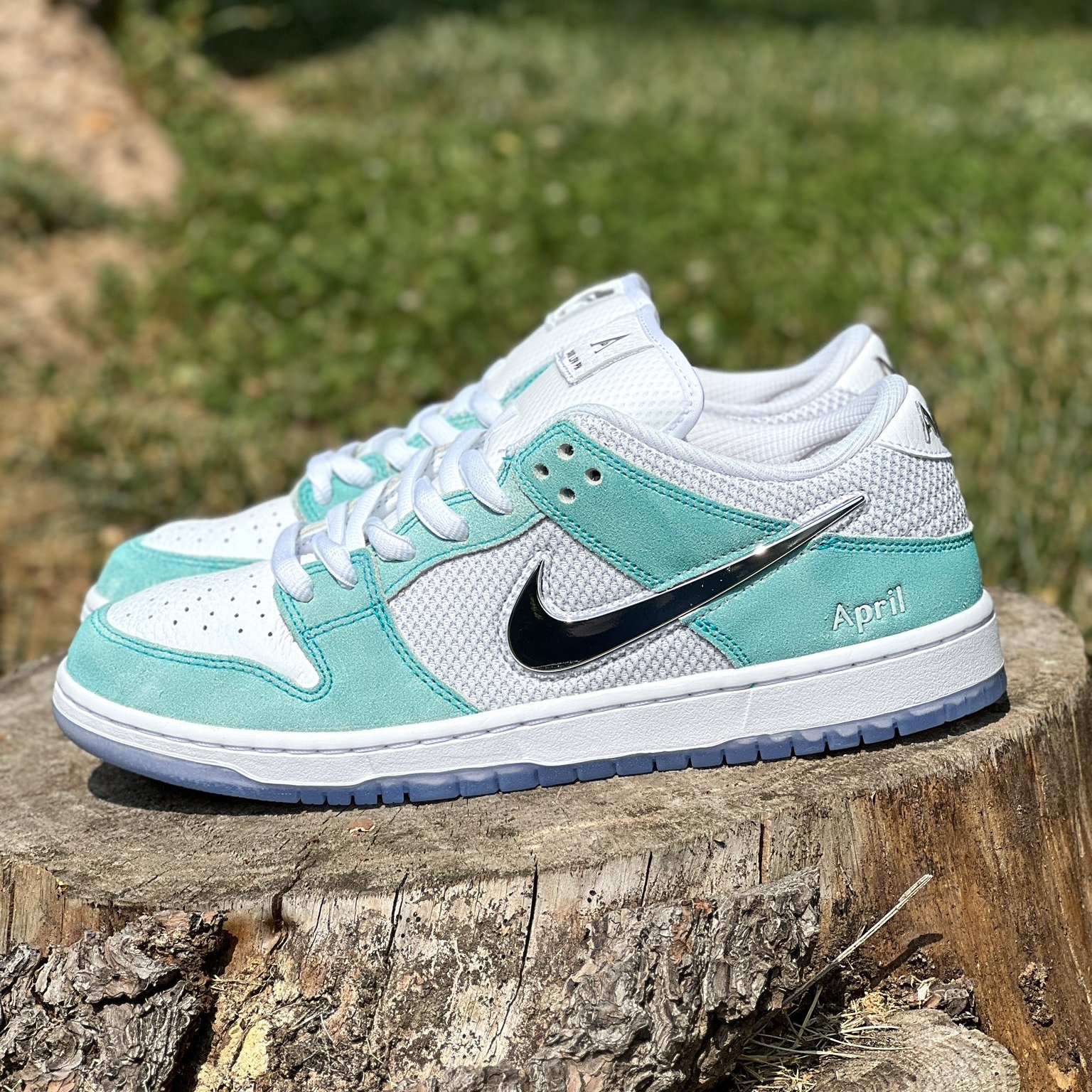 NIKE SB DUNK LOW PRO X APRIL SKATEBOARD