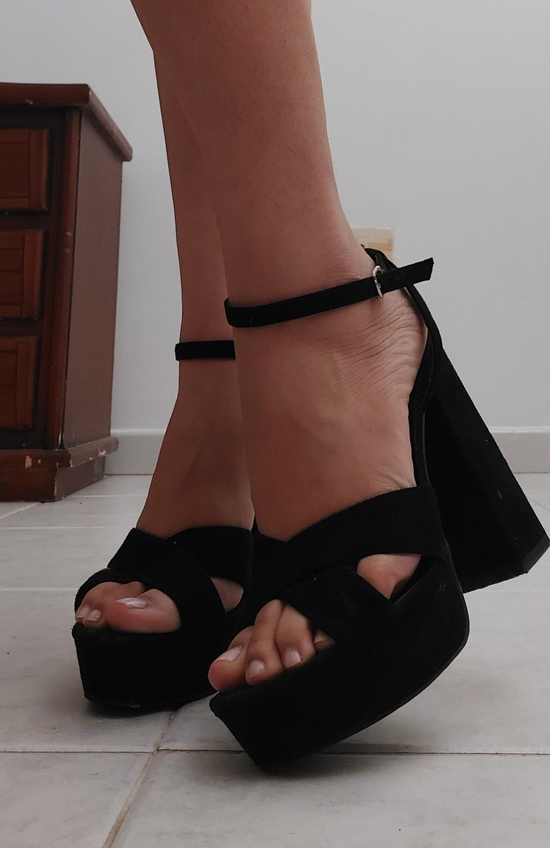 MaryHot21_'s tweet photo. Disfruta de mi contenido/ Enjoy my pics🥰

https://t.co/aGO2h8yhKj

#feetfinder
#feetpic #feet_lover #feetfethish #fetiche #PiesBonitos #tacones #blackshoes #feetpicsforsales #latín #HotOrNot #daterush https://t.co/PfhZHyt5Kq