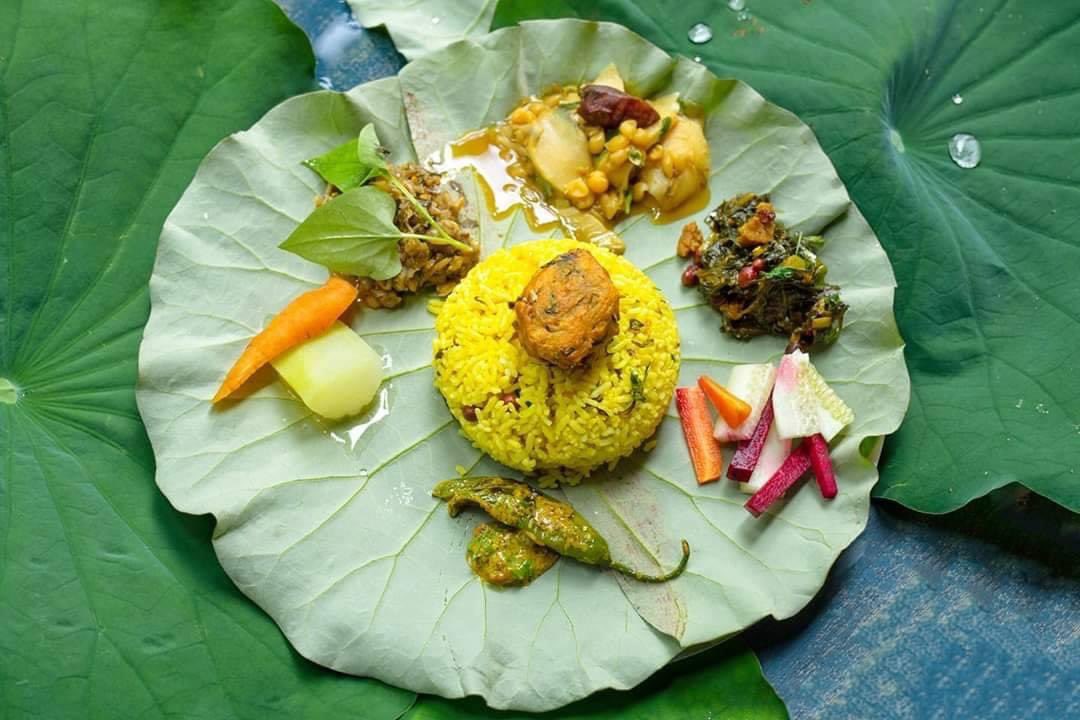 #Rathyatra bhog of #Manipur, the famous “Kang Khechri” served on Lotus Leaf. 🙏
Pic Courtesy: Manipur Cuisine FB