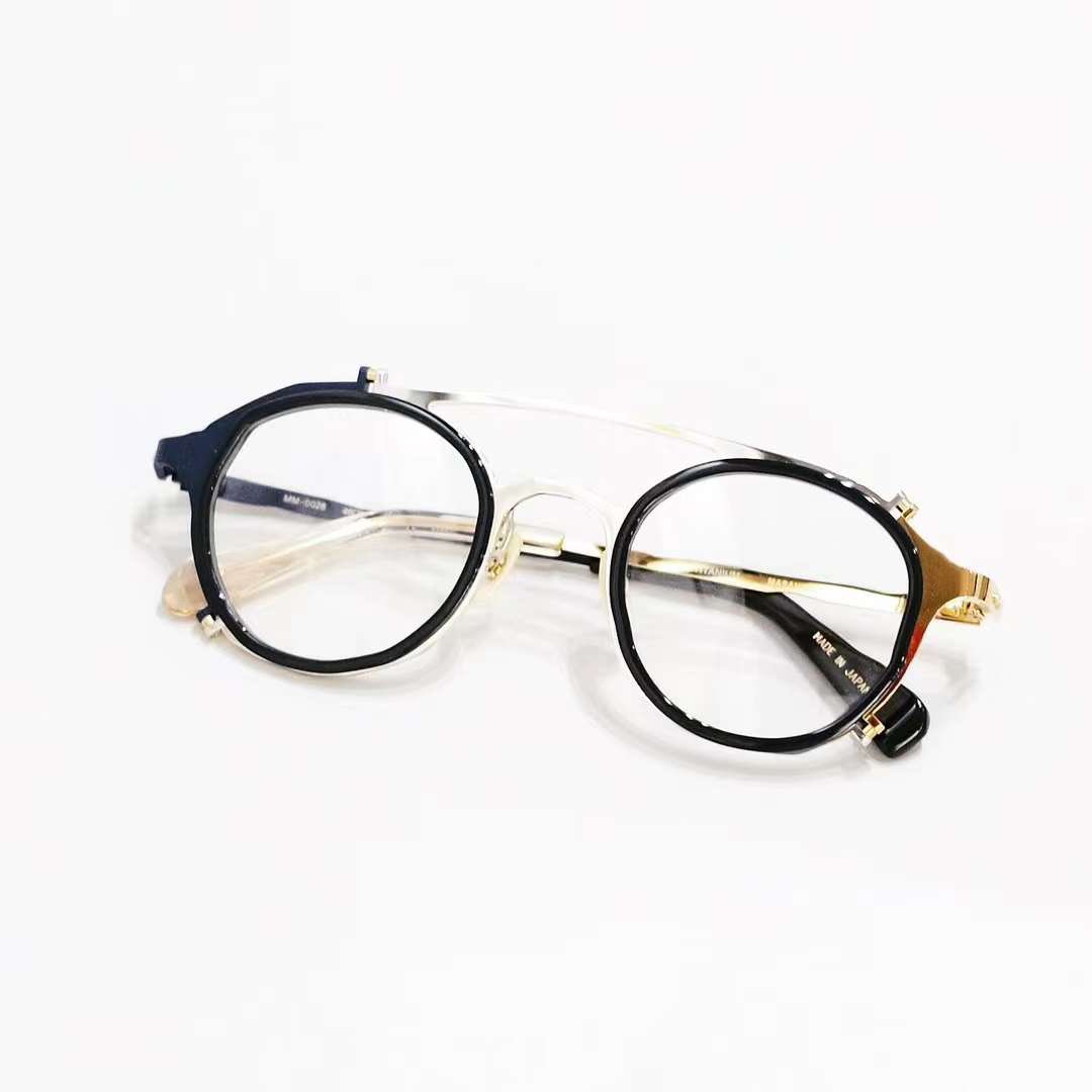 ReddotOpticAndy's tweet photo. 【 Masahiro Maruyama 】丸山正宏 

   MM-0028

https://t.co/U5oZ3u2MT1

紅點光學 Reddot Optic 

旺角店：洗衣街88號碧薈地下A舖 whatsapp :55457267

#masahiromaruyama #丸山正宏 #broken #2side #Handmade #madeinjapan #紅點光學 #doodle #cut #dessin #monocle #erase #Sculpt #kintsugi https://t.co/DBgBxORi6l