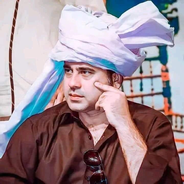 ThePowerOfPTI's tweet photo. اپنی آوازوں کو عمران ریاض خان کے حق میں مت بند کرنا آوازیں زندہ ھوں تو اپنے پیارے لوٹ ہی آتے ہیں۔

#ہمیں_عمران_ریاض_چاہیے https://t.co/bBhhqRG6bK