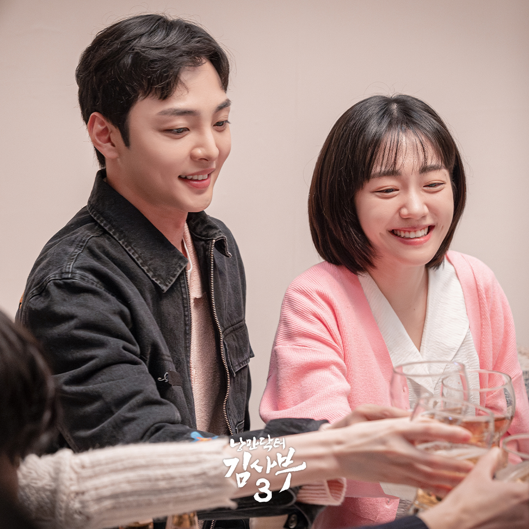 SBSNOW's tweet photo. 정말로 완벽한 한 팀이었다!
고마워요 추억이 되어줘서🤍

지금까지 SBS 금토드라마 <낭만닥터 김사부3>를
사랑해 주셔서 감사합니다💛

#SBS금토드라마 #낭만닥터김사부3
#낭만닥터김사부3스틸 #낭닥3스틸
#한석규 #안효섭 #이성경 #김민재
#소주연 #이홍내  #유연석 #김혜준 https://t.co/c2XQeCgfgq