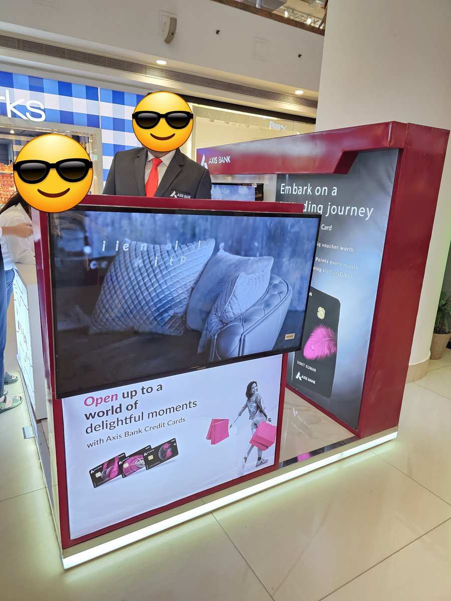 Axis on 6th gear for sure🥳🤣🔥

Axis Credit Card kiosk at Select City Mall 🤭🔥
I saw their kiosk for the first time. Have u ever seen Axis Kiosk ? 🤭

The executive asked me if I want 2 apply for Magnus. I said I have Reserve. He reaction was🤣🤭