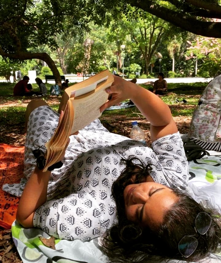 Do what you love 
Do what feeds your soul back to life❤
#BookTwitter #books #doctorwhoread 
#MedTwitter #dentico