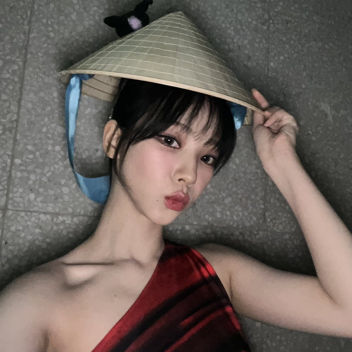 [230619] 1:43PM KST/11:43AM ICT: ❤️ 

- +📸
- my hair was tied up so i couldn’t wear it,,