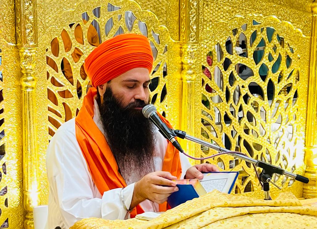 dadusahib's tweet photo. ਸ਼੍ਰੋਮਣੀ ਕਮੇਟੀ ਟੈਂਡਰ ਸਿਸਟਮ ਚੋਂ ਬਾਹਰ ਨਿਕਲੇ,ਸਚਖੰਡ ਸ੍ਰੀ ਦਰਬਾਰ ਸਾਹਿਬ ਦੇ ਪ੍ਰਸਾਰਣ ਨੂੰ ਫਰੀ ਏਅਰ ਕਰੇ,ਪੂਰੇ ਸੰਸਾਰ ਵਿੱਚ ਬੈਠਾ ਸਿੱਖ ਗੁਰਬਾਣੀ ਦਾ ਆਨੰਦ ਮਾਣ ਸਕੇ,ਟੈਂਡਰ ਤਾਂ ਘੁੰਮ ਘੁਮਾ ਕੇ ਫਿਰ ਬਾਦਲ ਪ੍ਰੀਵਾਰ ਕੋਲ ਹੀ ਜਾਣਗੇ,ਕਿਸੇ ਐਕਟ ਦੀ ਲੋੜ ਹੈ ਤਾਂ ਪੰਜਾਬ ਸਰਕਾਰ ਫਰੀ ਏਅਰ ਦਾ ਐਕਟ ਜ਼ਰੂਰ ਪਾਸ ਕਰੇ ਹੈ@ਦਾਦੂਵਾਲ https://t.co/qcOjX69x13