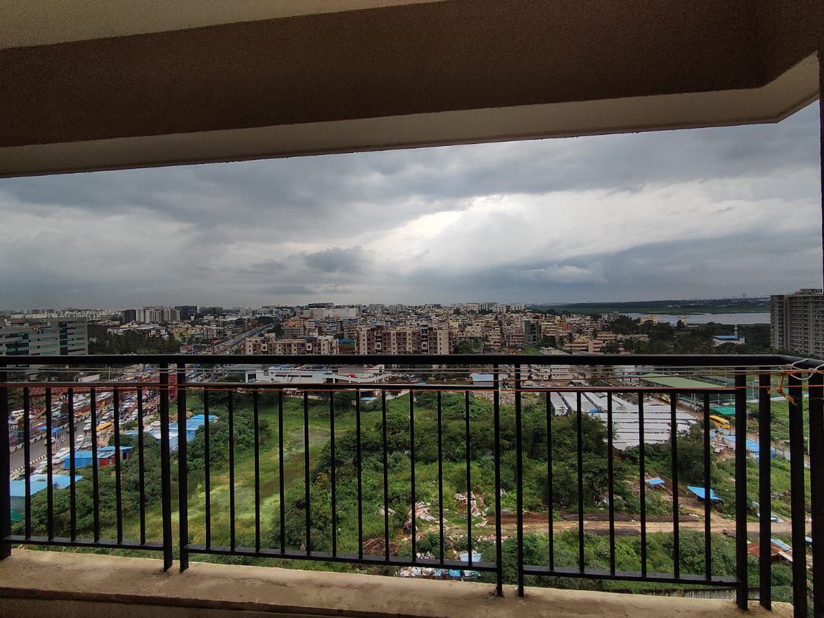 siddhi_mm's tweet photo. Looking for our 3rd flatmate for a gorgeous, fully furnished, 13th flr 3BHK w/2 balconies (yay view &amp; stupendous sunsets) in Sterling Ascentia, Bellandur.

Room has an att. washroom &amp; an AC. Rent ~27.2k (no brokerage!). Hit me up for deets &amp; pics!

@BangaloreRoomi @peakbengaluru https://t.co/FCEZXBWacr
