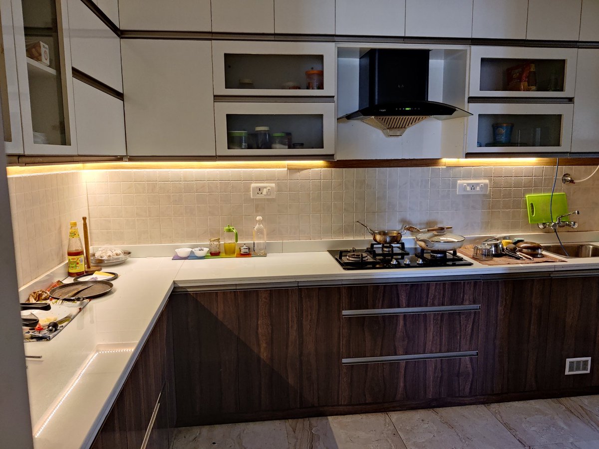 siddhi_mm's tweet photo. Looking for our 3rd flatmate for a gorgeous, fully furnished, 13th flr 3BHK w/2 balconies (yay view &amp; stupendous sunsets) in Sterling Ascentia, Bellandur.

Room has an att. washroom &amp; an AC. Rent ~27.2k (no brokerage!). Hit me up for deets &amp; pics!

@BangaloreRoomi @peakbengaluru https://t.co/FCEZXBWacr